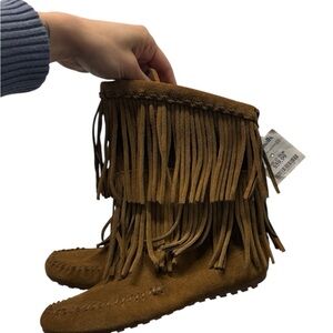 Minnetonka Tan Fringe Moccasin Boots